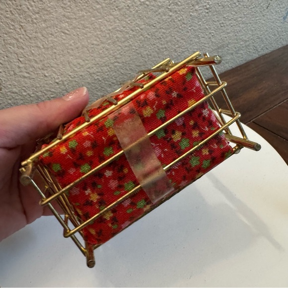 Vintage dollhouse furniture gold brass bed - Picture 3 of 5